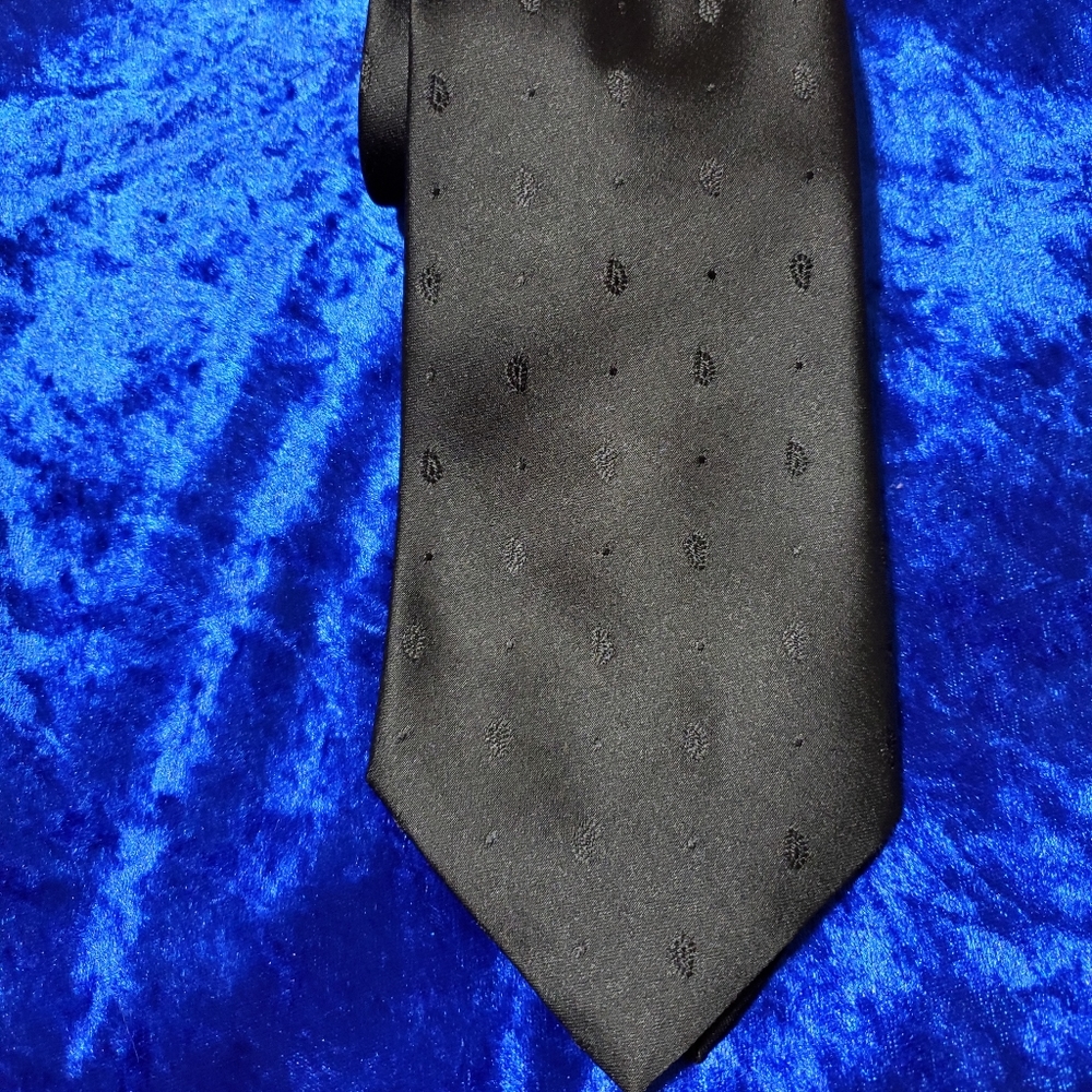 Windridge Dress Tie